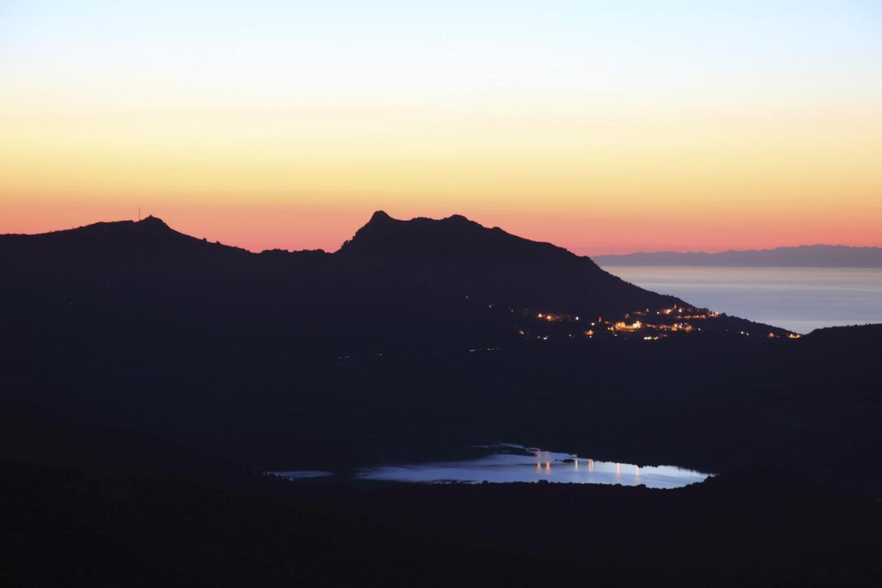 Vacancorse Maison U Canale Speloncato  Buitenkant foto